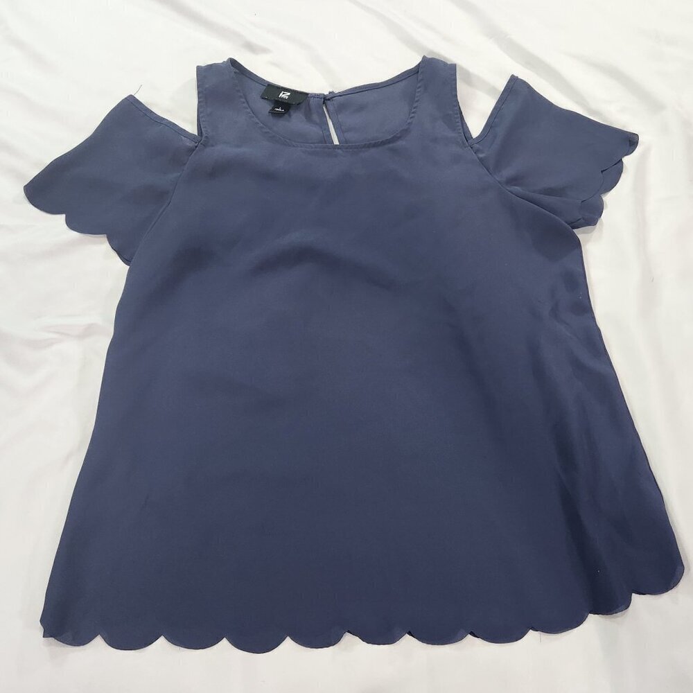 iZ Byer Cold-Shoulder Blouse Large Navy Blue
Lot I